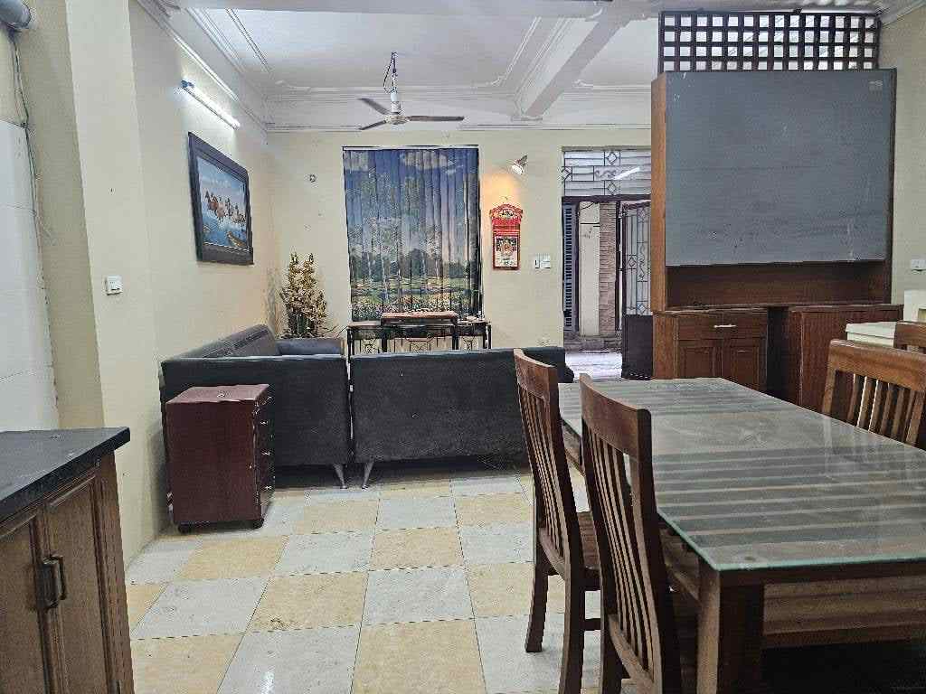 Đất nhà vuông đẹp, mặt tiền rộng, không lỗi phong thủy, vướng quy hoạch, sổ đỏ cất nhà chờ giao dịch.
