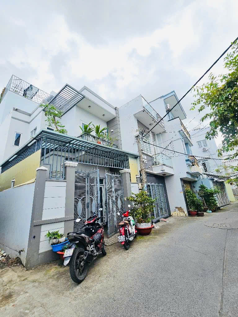 Bán nhà đẹp quận 7 ngang 5m trung tâm giá chỉ 4 tỷ