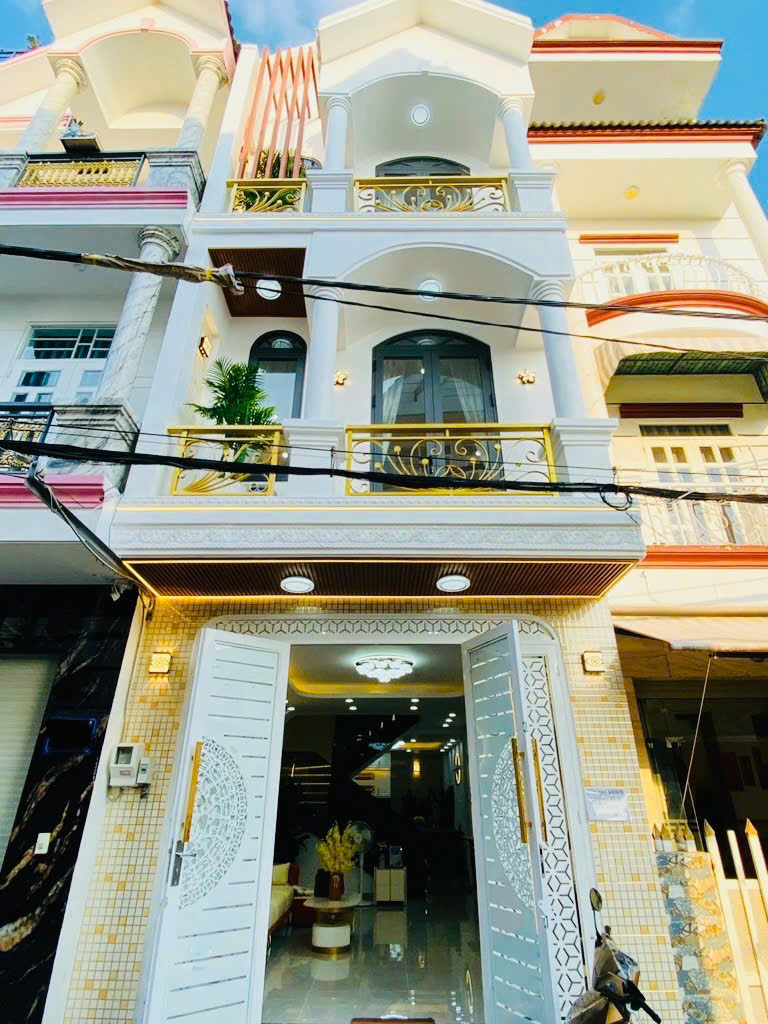 NHÀ ĐẸP FULL NỘI THẤT NẰM SÁT QUẬN 7- PHÚ MỸ HƯNG - FULL NỘI THẤT - HẺM XE TẢI 6M