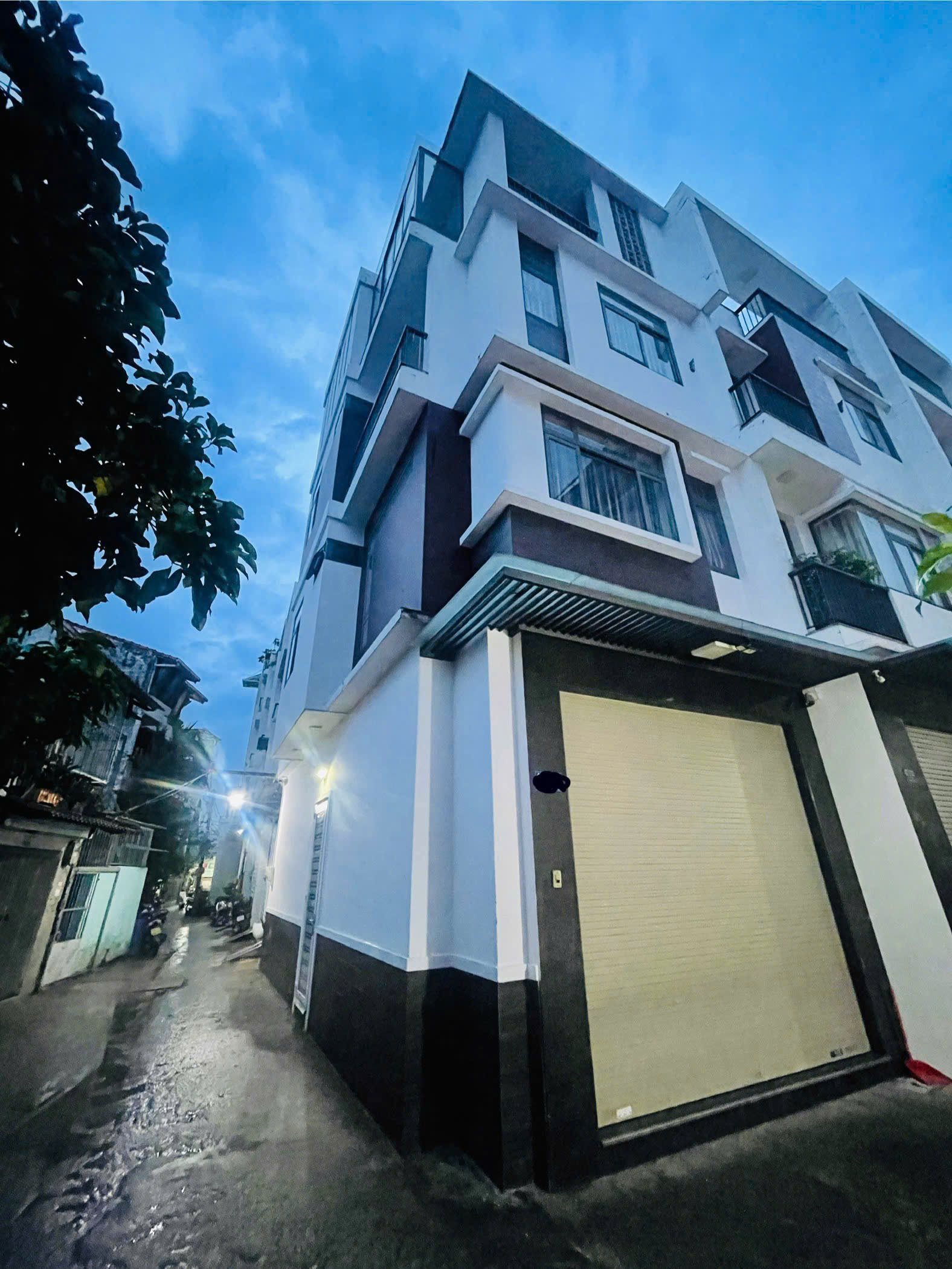CĂN GÓC 4 TÂNG THOÁNG MÁT / HXH & TRÁNH THÔNG THOÁNG VÕ THỊ NHỜ - NGAY KDC NAM LONG *Q7
