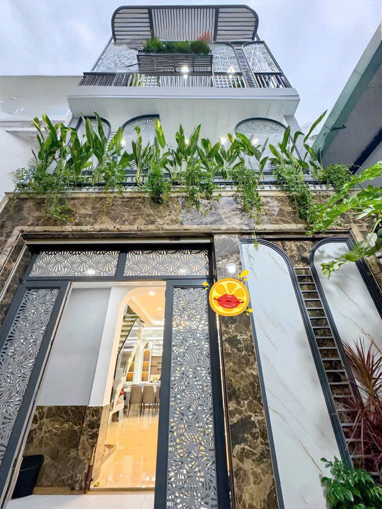 KẾ BÊN KHU ĐẤT VÀNG HIM LAM - SIÊU PHẨM NHÀ PHỐ THIẾT KẾ HIỆN ĐẠI ĐẦY ĐỦ CÔNG NĂNG NGANG 5M