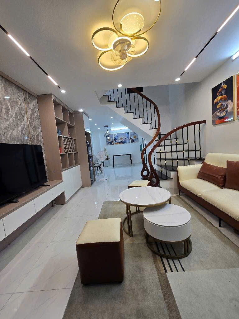 nhà phố hoàng hoa thám ba đình mặt tiền 5m