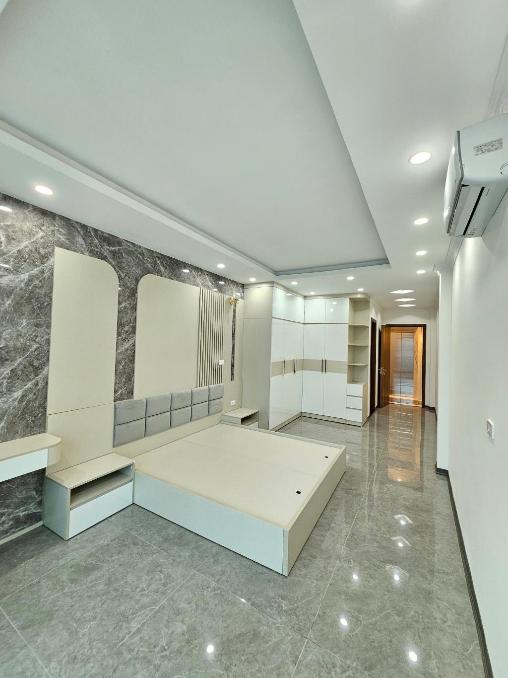 SIÊU PHẨM 6 TẦNG THANG MÁY MỚI TOANH – FULL NỘI THẤT SANG XỊN