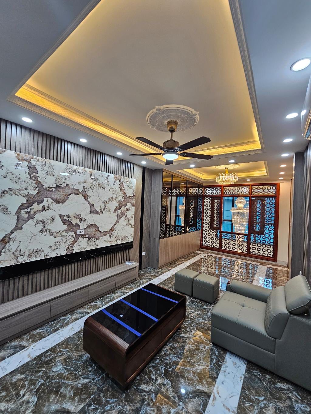 SIÊU PHẨM 6 TẦNG THANG MÁY MỚI TOANH – FULL NỘI THẤT SANG XỊN