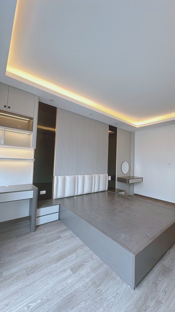 TRUNG TÂM BỒ ĐỀ - HOÀNG NHƯ TIẾP ,Ô TÔ ĐỖ CỔNG