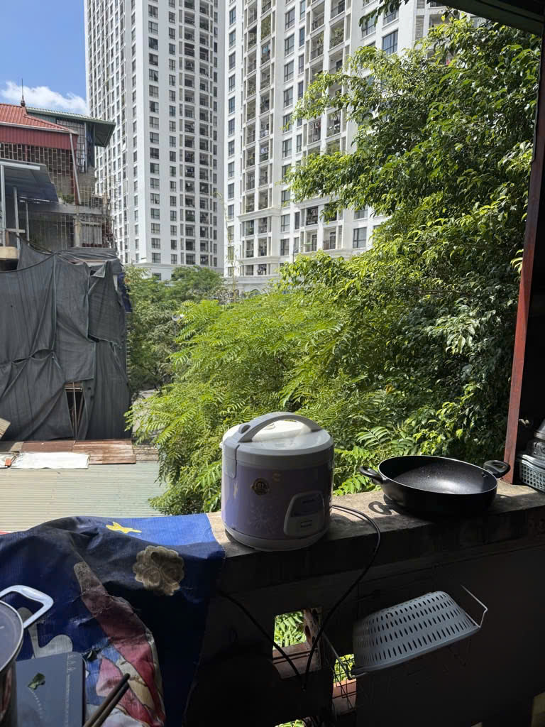NHÀ NGUYỄN TRÃI - NGÕ Ô TÔ TRÁNH - LÔ GÓC 2 MẶT THOÁNG - VIEW ROYAL CITY