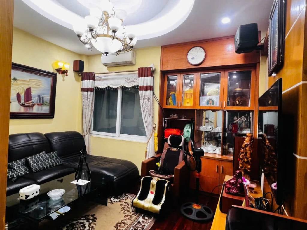 BA BƯỚC Ô TÔ TRÁNH - Ô TÔ LÙI GẦN SÁT NHÀ - MẶT TIỀN ĐẸP - DÂN XÂY - ĐẸP NHƯ MỚI - CẢI TẠO DÒNG TIỀN TỐT