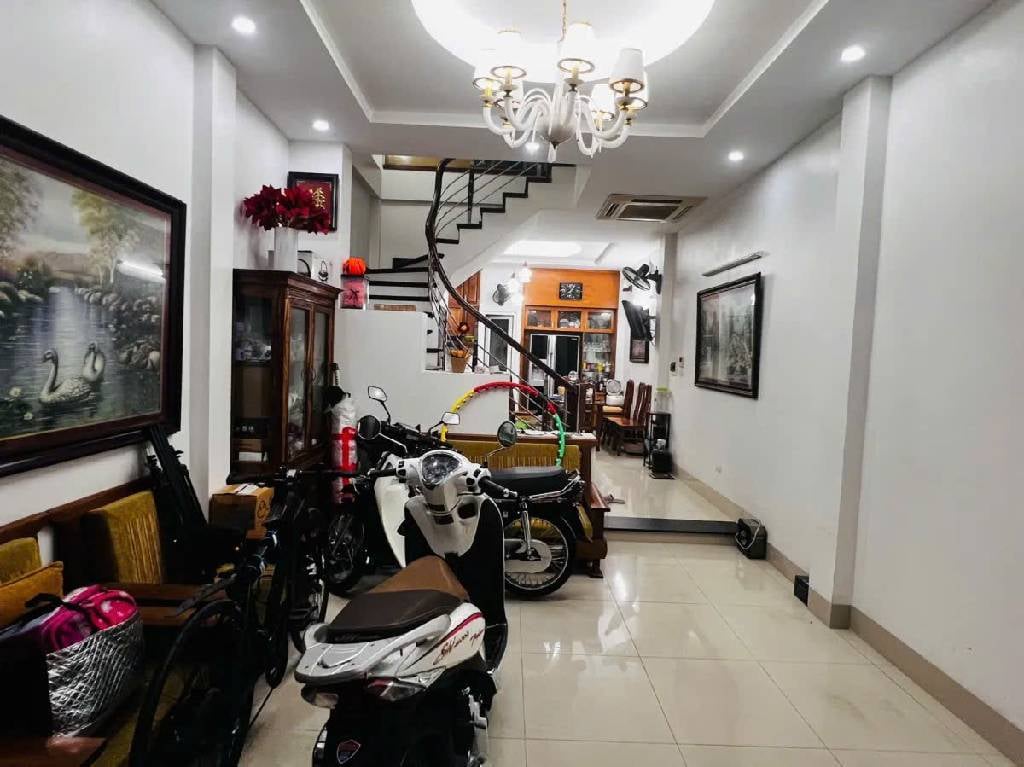 BA BƯỚC Ô TÔ TRÁNH - Ô TÔ LÙI GẦN SÁT NHÀ - MẶT TIỀN ĐẸP - DÂN XÂY - ĐẸP NHƯ MỚI - CẢI TẠO DÒNG TIỀN TỐT