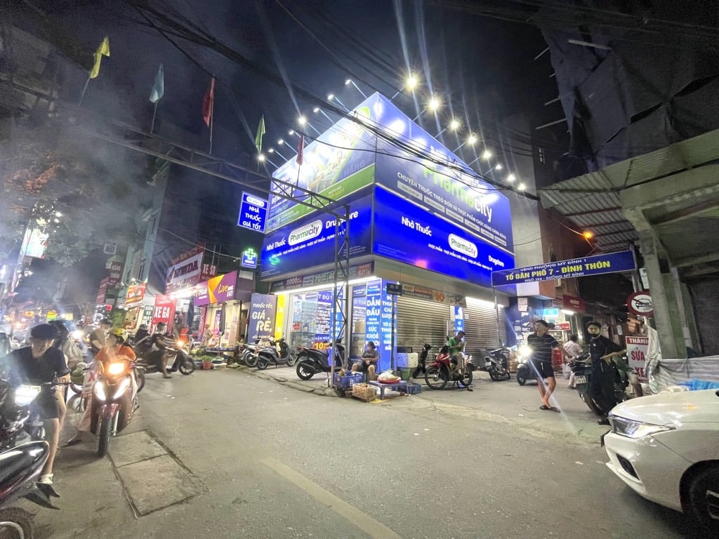 LÔ GÓC - NỞ HẬU - BA THOÁNG - 100M RA PHỐ - KHU VỰC ĐÁNG SỐNG