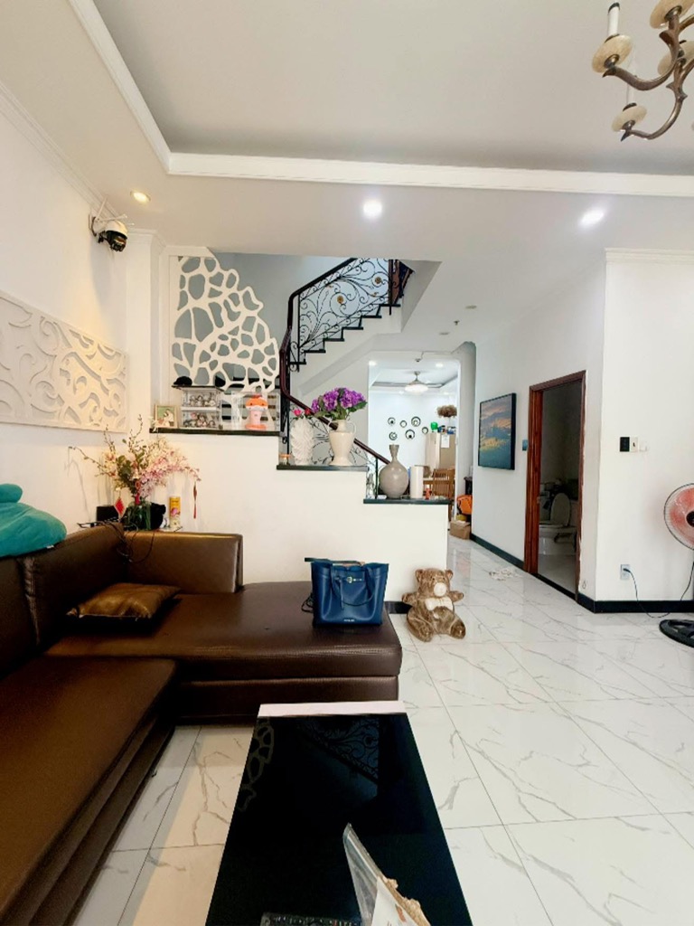 NHÀ HẺM HẬU GIANG - DT 80M2 – 3 TẦNG, NỘI THẤT ĐẸP