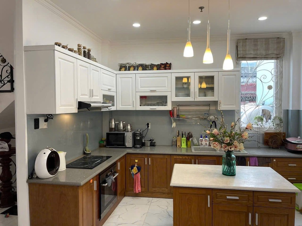 NHÀ HẺM HẬU GIANG - DT 80M2 – 3 TẦNG, NỘI THẤT ĐẸP