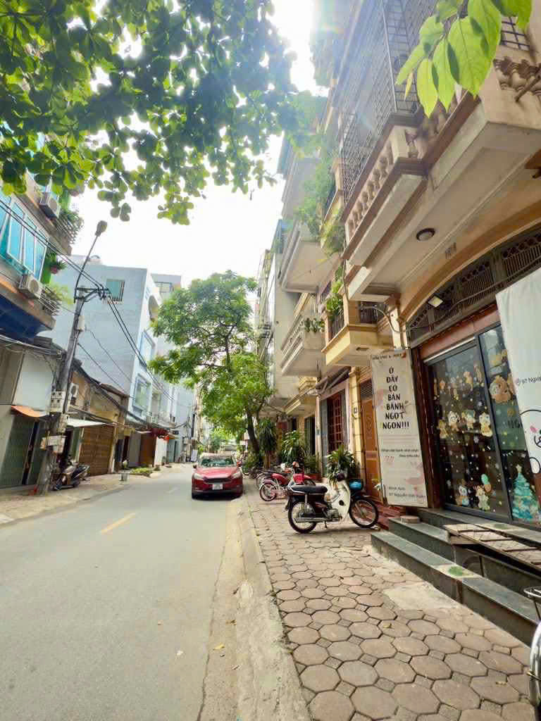 BÁN MẶT PHỐ HÀ ĐÔNG - KINH DOANH ĐỈNH, VỈA HÈ RỘNG, Ô TÔ 2 CHIỀU GIÁ 11,9 TỶ