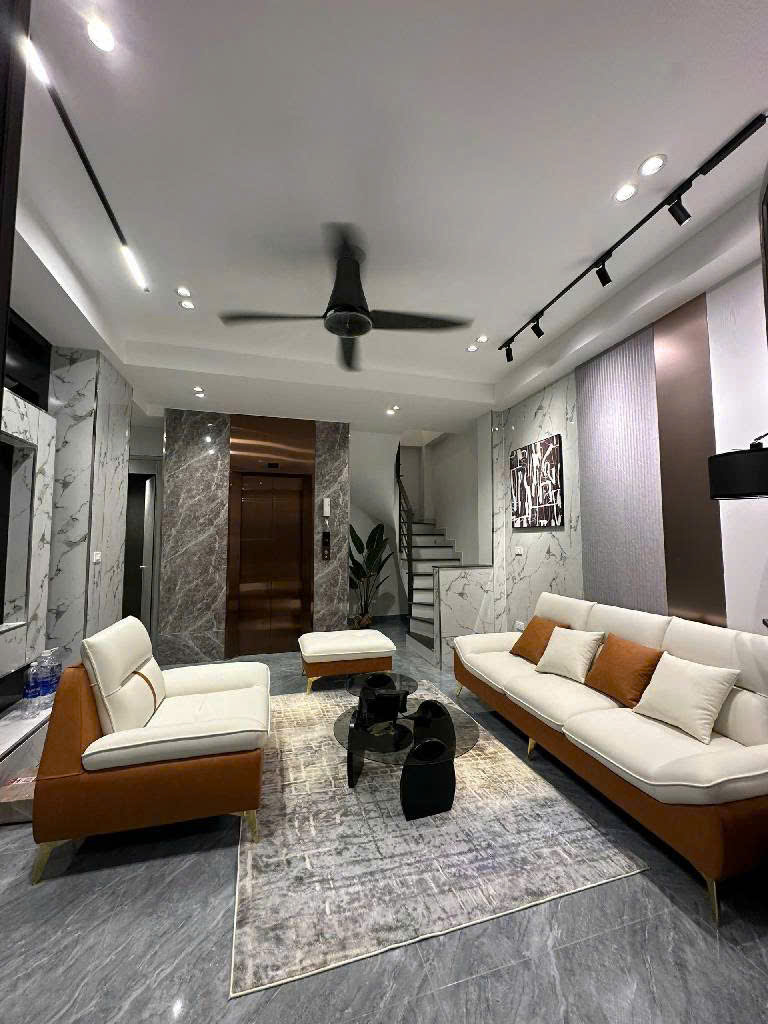 nhà đẹp đống đa 6 tầng thang máy 35m2 giá 10,5 tỷ