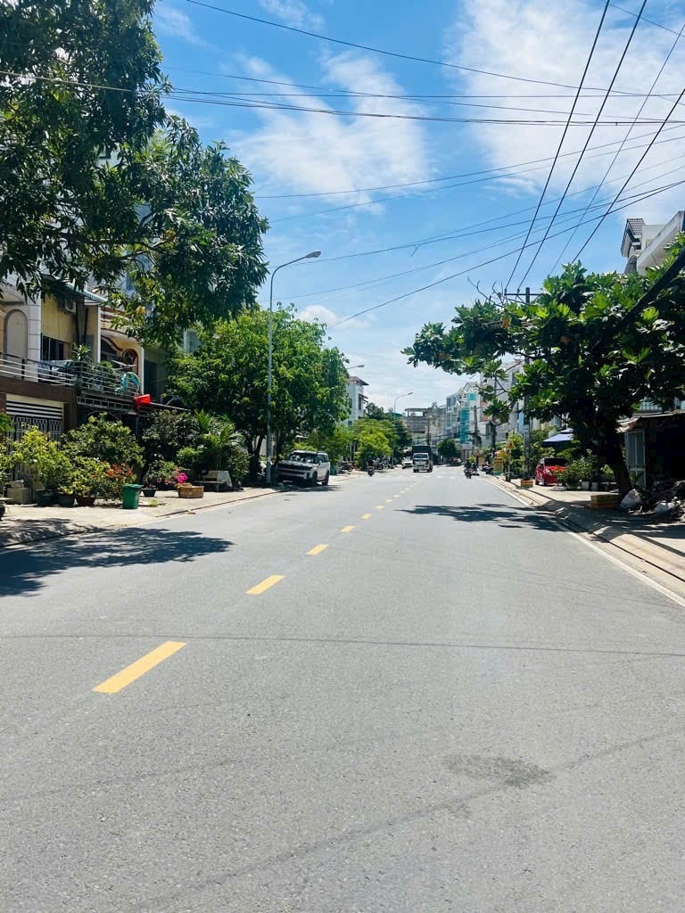 BÁN NHÀ MẶT TIỀN VIEW CÔNG VIÊN – HỒ HỌC LÃM - KDC NAM HÙNG VƯƠNG- 3 TẦNG - 4X17M - CHỈ 6.6 TỶ