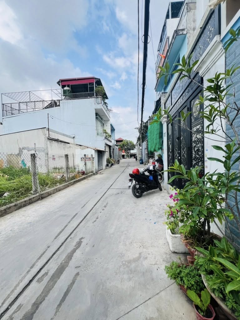 CHỈ 5.6TỶ CÓ NGAY NHÀ SIÊU ĐẸP 4 TẦNG - HẺM XE TẢI - TRẦN ĐẠI NGHĨA- BÌNH TÂN-4M*16M.
