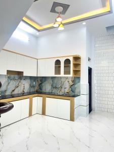 LÊ VĂN QUỚI - HẺM XE HƠI 6M XỊN - GIÁP TÂN PHÚ - NGÃ TƯ 4 XÃ - 3 TẦNG - 4X13M - CHỈ 5.97 TỶ