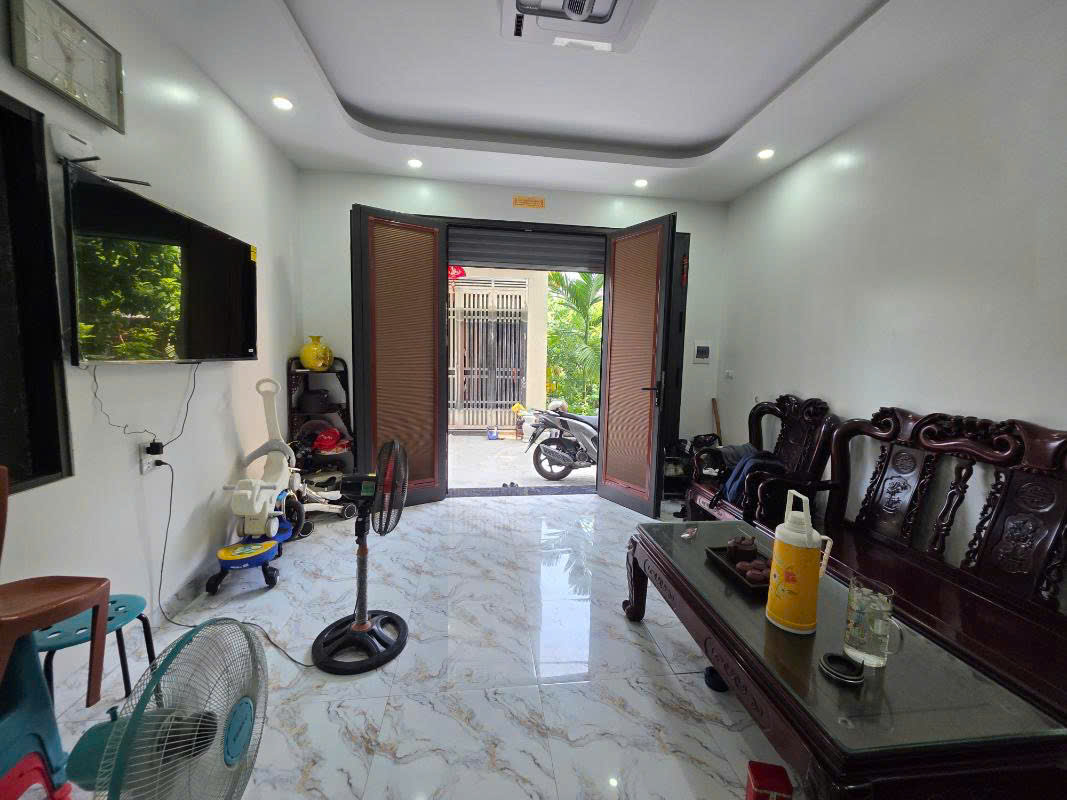NHÀ PHỐ CỔ LINH VIP- DÂN XÂY MỚI TINH – NGÕ OTO CON – THANG MÁY FULL NỘI THẤT