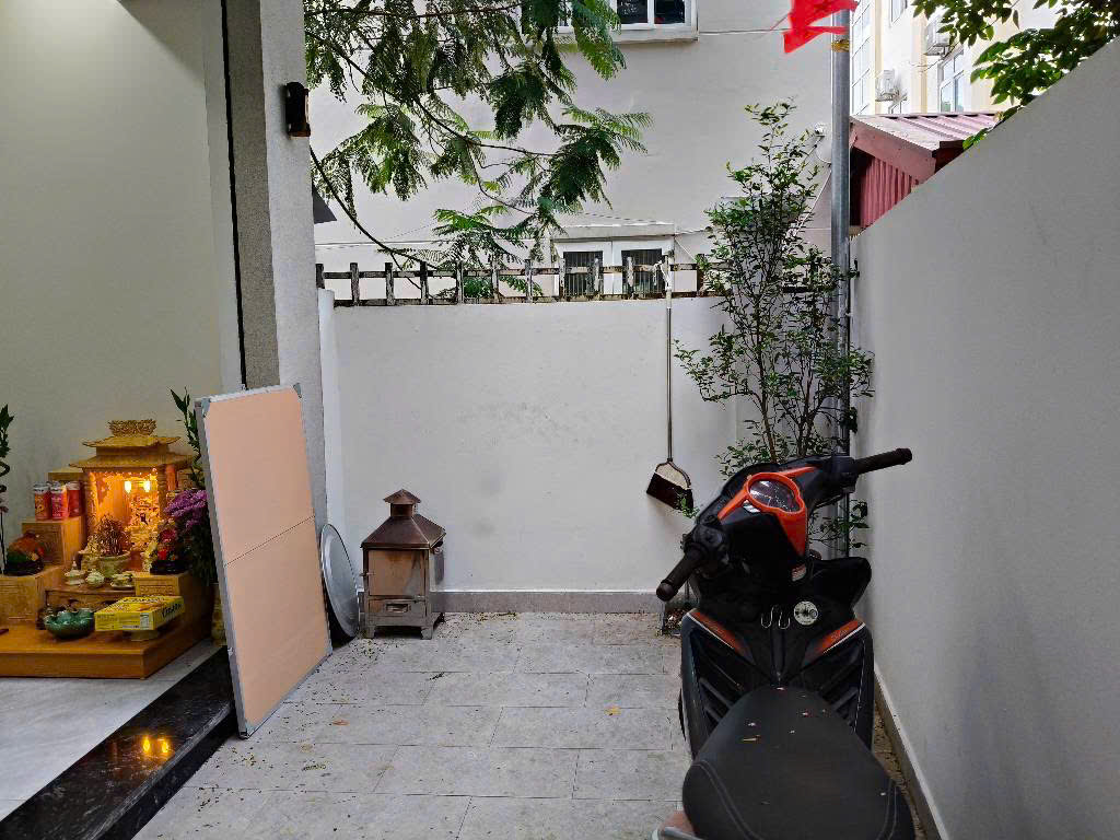 NÓNG BỎNG TAY- GIÁ TỐT NHẤT KHU VỰC SÀI ĐỒNG LONG BIÊN