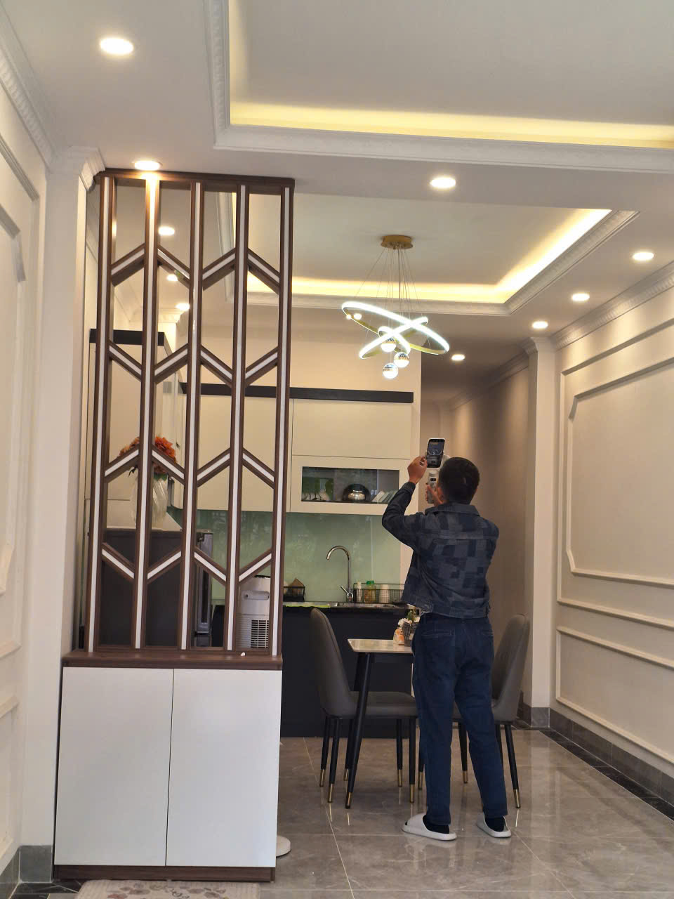 SIÊU PHẨM THẠCH BÀN 6 TẦNG THANG MÁY 40M2 – OTO THÔNG – FULL NỘI THẤT HIỆN ĐẠI – HƠN 8 TỶ