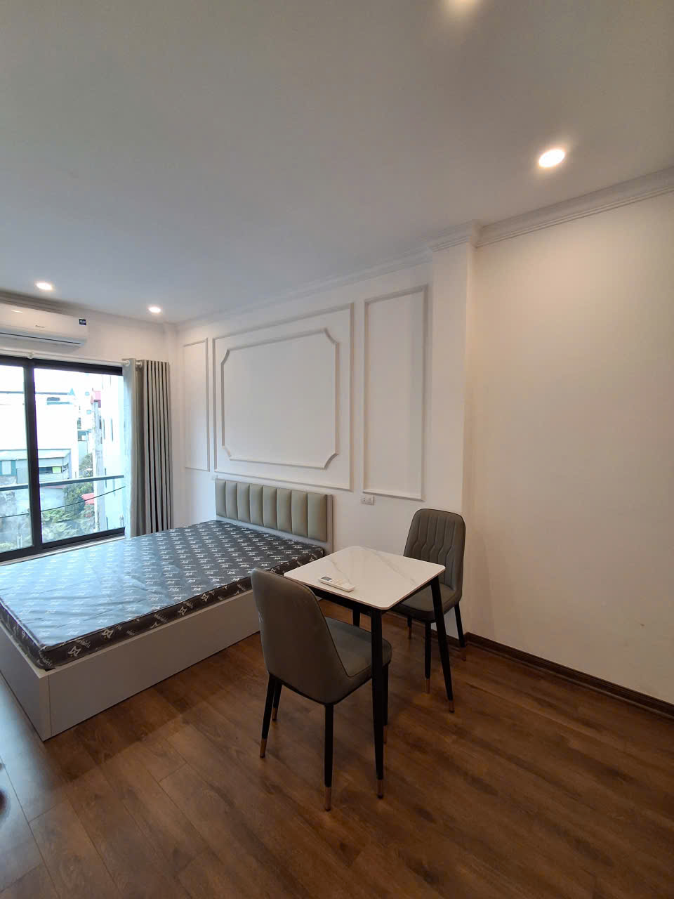 SIÊU PHẨM THẠCH BÀN 6 TẦNG THANG MÁY 40M2 – OTO THÔNG – FULL NỘI THẤT HIỆN ĐẠI – HƠN 8 TỶ