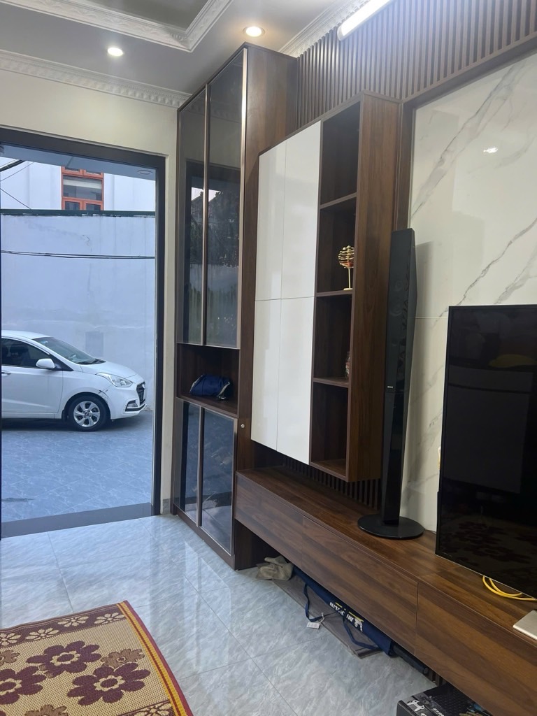 VÔ ĐỊCH GIÁ 8 TỶ !!! THẠCH BÀN 40M2 * 6 Tầng - LÔ GÓC 3 THOÁNG - OTO ĐỖ CỬA