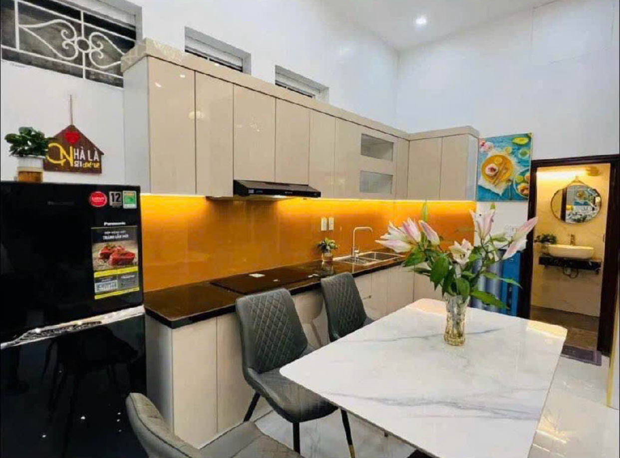 VÔ ĐỊCH GIÁ 8 TỶ !!! THẠCH BÀN 40M2 * 6 Tầng - LÔ GÓC 3 THOÁNG - OTO ĐỖ CỬA