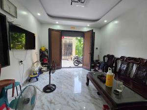 NHÀ PHỐ CỔ LINH VIP- DÂN XÂY MỚI TINH – NGÕ OTO CON – THANG MÁY FULL NỘI THẤT