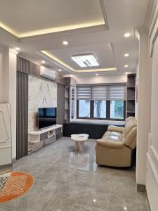 SIÊU PHẨM THẠCH BÀN 6 TẦNG THANG MÁY 40M2 – OTO THÔNG – FULL NỘI THẤT HIỆN ĐẠI – HƠN 8 TỶ