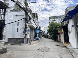 Bán nhà hẻm lâm văn bền quận 7