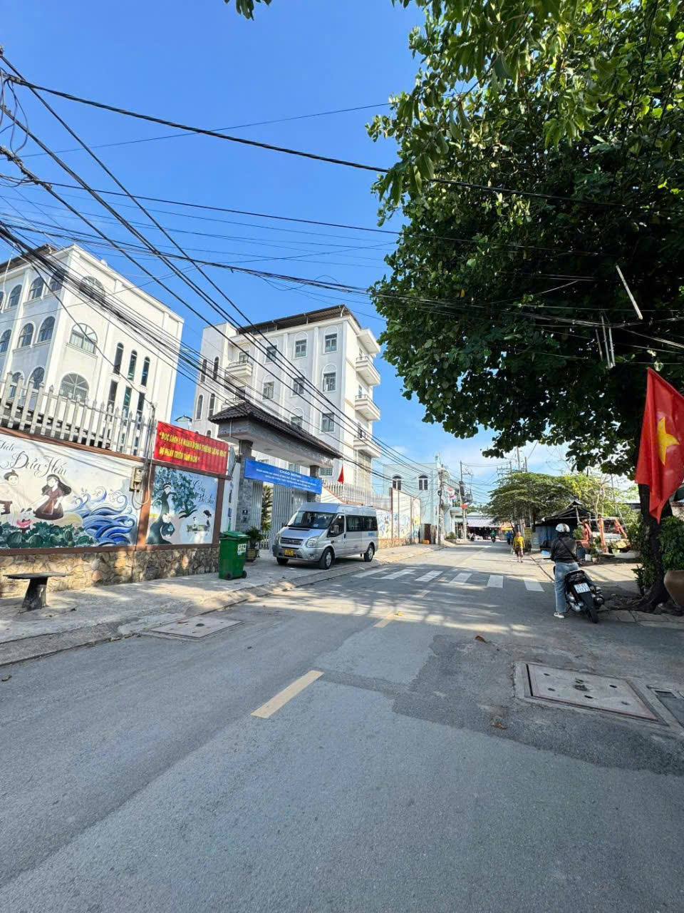 Bán Nhà Lò Lu Quận 9 – 90m² Ngang 6.5m – Hẻm Xe Hơi – Giá 5.2 Tỷ