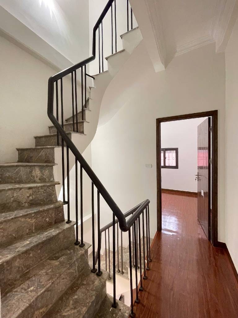 BÁN NHÀ HOÀNG MAI 30M 4 TẦNG GIÁ 4.25 TỈ