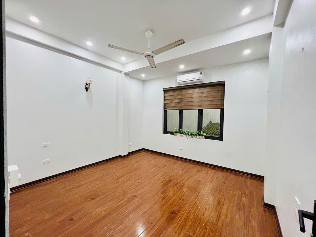 Bán nhà Ngô Thì Nhậm, 4 tầng, Sổ đỏ cất két, giá loanh quanh 8 tỷ