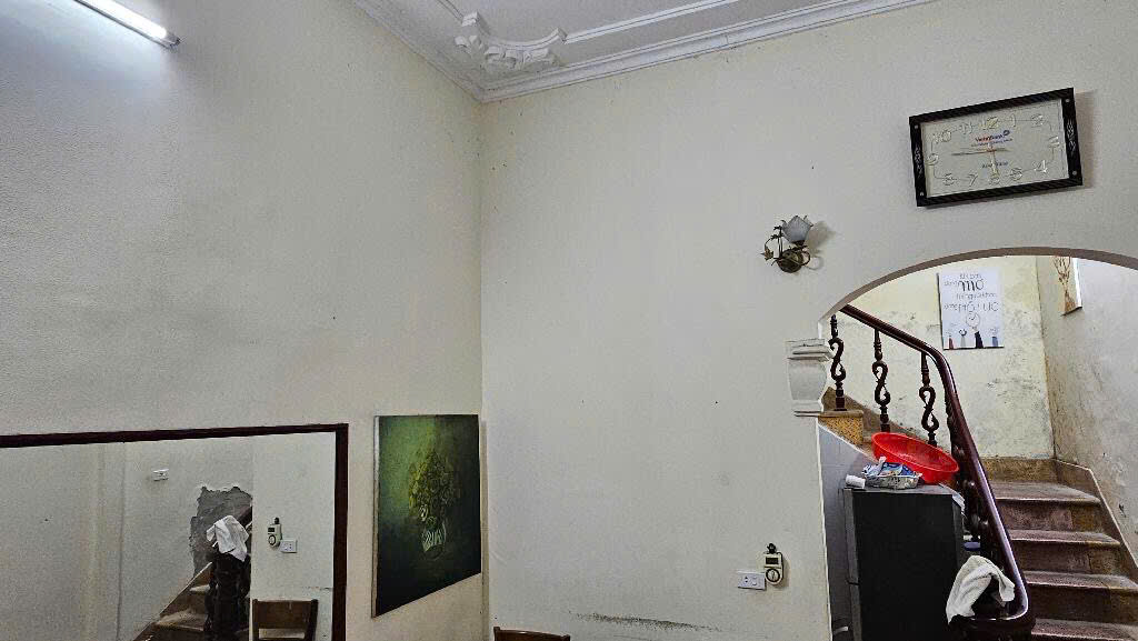 Bán nhà Huynh Thúc kháng, 3 tầng, Sổ đỏ cất két, giá loanh quanh 9 tỷ