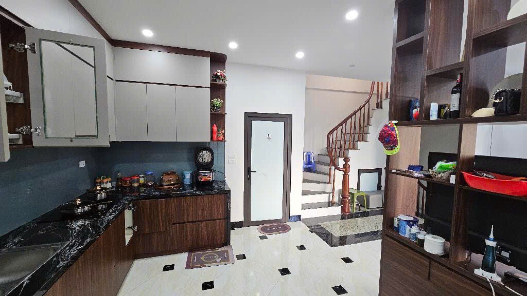 Bán nhà khu Mậu Lương, 5 tầng, Sổ đỏ cất két, giá loanh quanh 9 tỷ