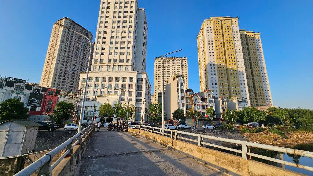 Bán nhà khu Mậu Lương, 5 tầng, Sổ đỏ cất két, giá loanh quanh 9 tỷ