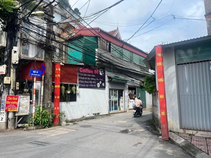 Nhỉnh 7 tỷ có ngay căn nhà xây mới,lô góc,đường rộng ôtô tránh.