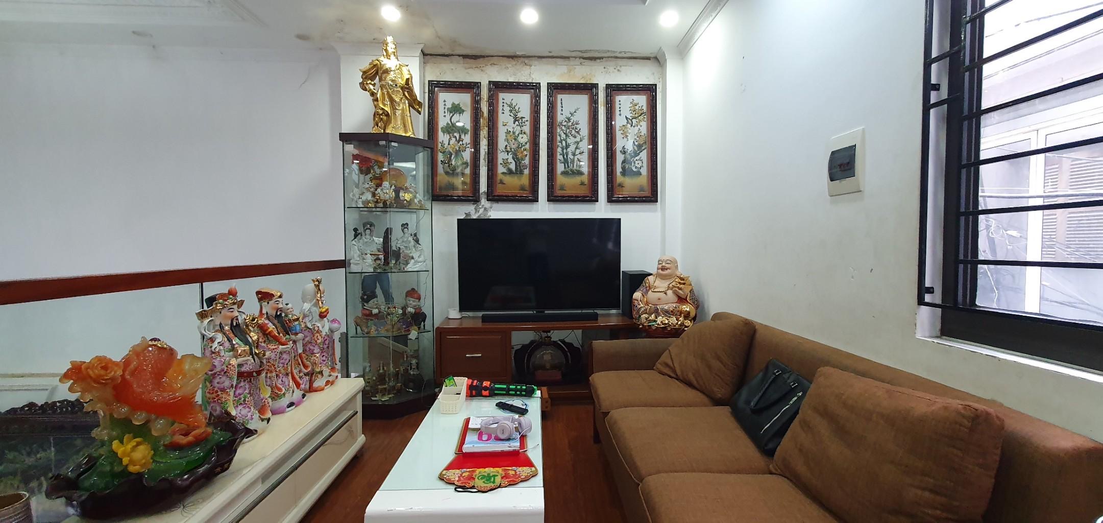 Siêu phẩm 5 tầng,lõi Bồ Đề,gần bệnh viện Tâm Anh,đường Hồng Tiến…
