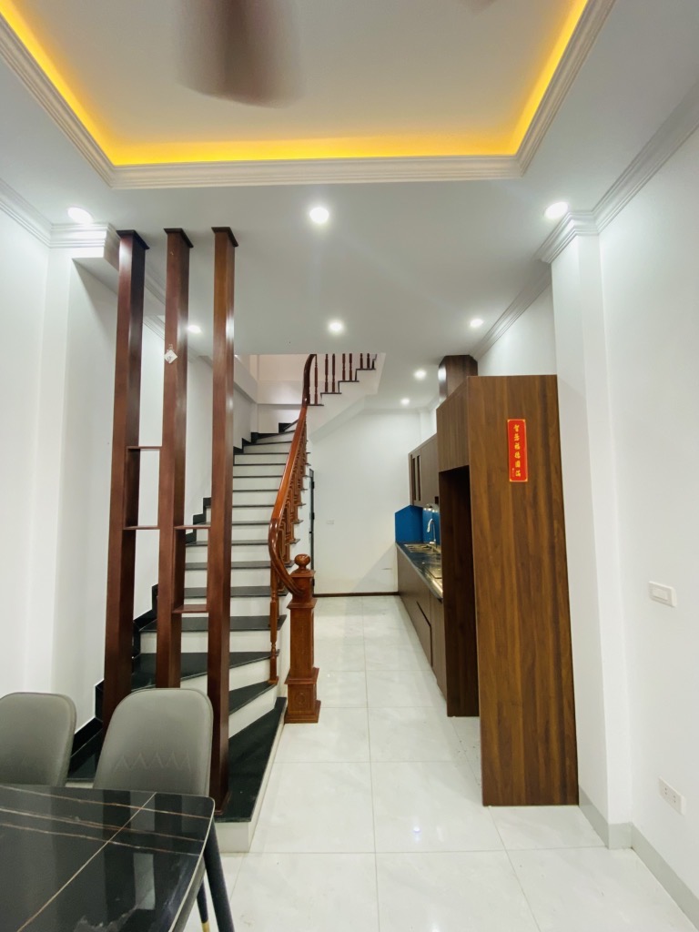 Siêu phẩm nhà dân tự xây mới full nội thất,cách 1 nhà ra phố Trạm sầm uất.