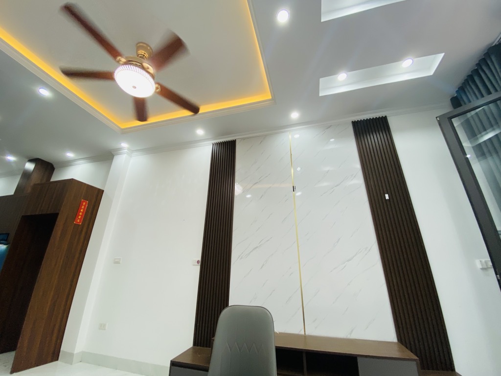 Siêu phẩm nhà dân tự xây mới full nội thất,cách 1 nhà ra phố Trạm sầm uất.