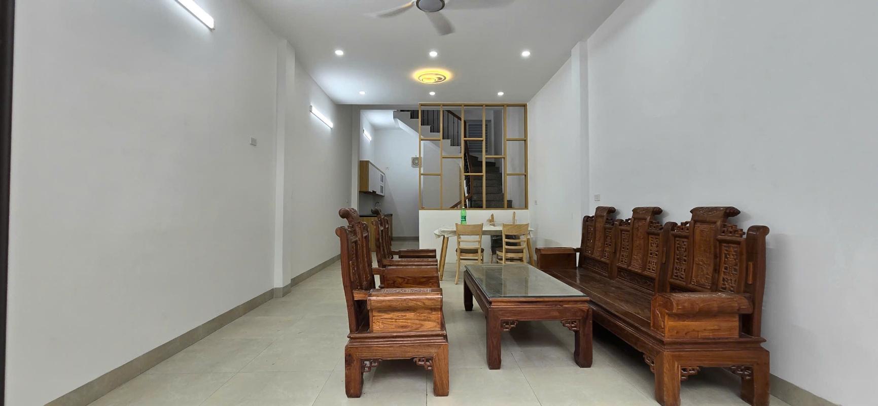 Bán nhà dân xây mới,đầy đủ công năng và tiện ích sử dụng,đón cầu Trần Hưng Đạo.