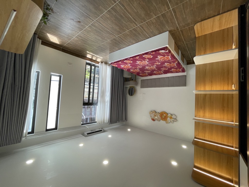 Bán nhà dân xây mới,gần bệnh viện Đức Giang,an ninh dân trí cao.
