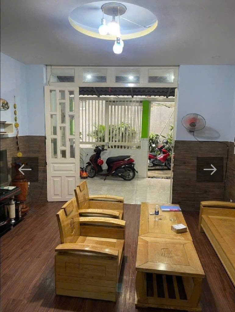 Nhà 3 tầng mới xây kiên cố