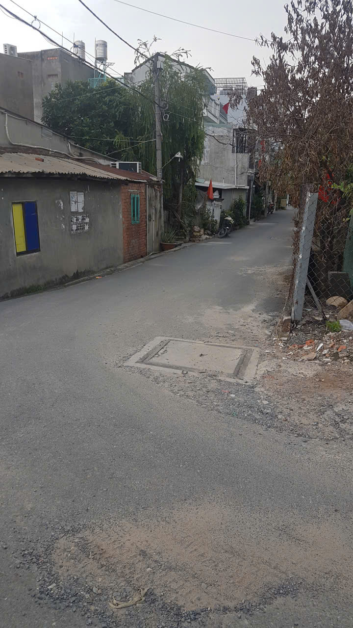 CHỦ CẦN BÁN GẤP , NHÀ NGAY KHU DÂN CƯ BẢO ANH PHƯỜNG THẠNH LỘC QUẬN 12,  DIỆN TÍCH 50.8M2 , GIÁ SIÊU TỐT 5.25 T