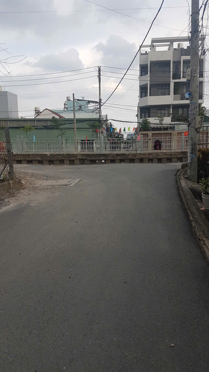 CHỦ CẦN BÁN GẤP , NHÀ NGAY KHU DÂN CƯ BẢO ANH PHƯỜNG THẠNH LỘC QUẬN 12,  DIỆN TÍCH 50.8M2 , GIÁ SIÊU TỐT 5.25 T