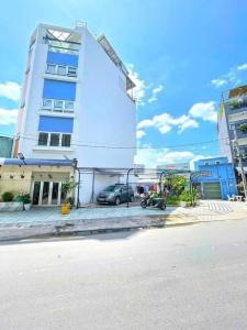 ĐẤT 3 MẶT TIỀN ĐƯỜNG NGUYỄN THỊ THẬP - NGAY CHUNG CƯ RIVIERA POINT - GPXD 3 TẦNG + SÂN THƯỢNG - CÓ THỂ VAY 3 TỶ ( AgriBank)