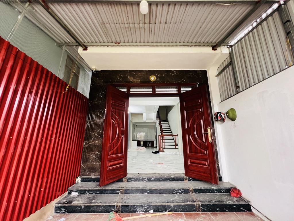 Bán nhà thổ cư