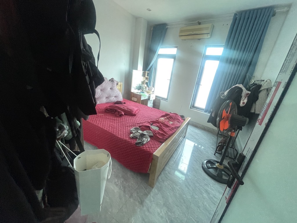 Bán nhà thổ cư