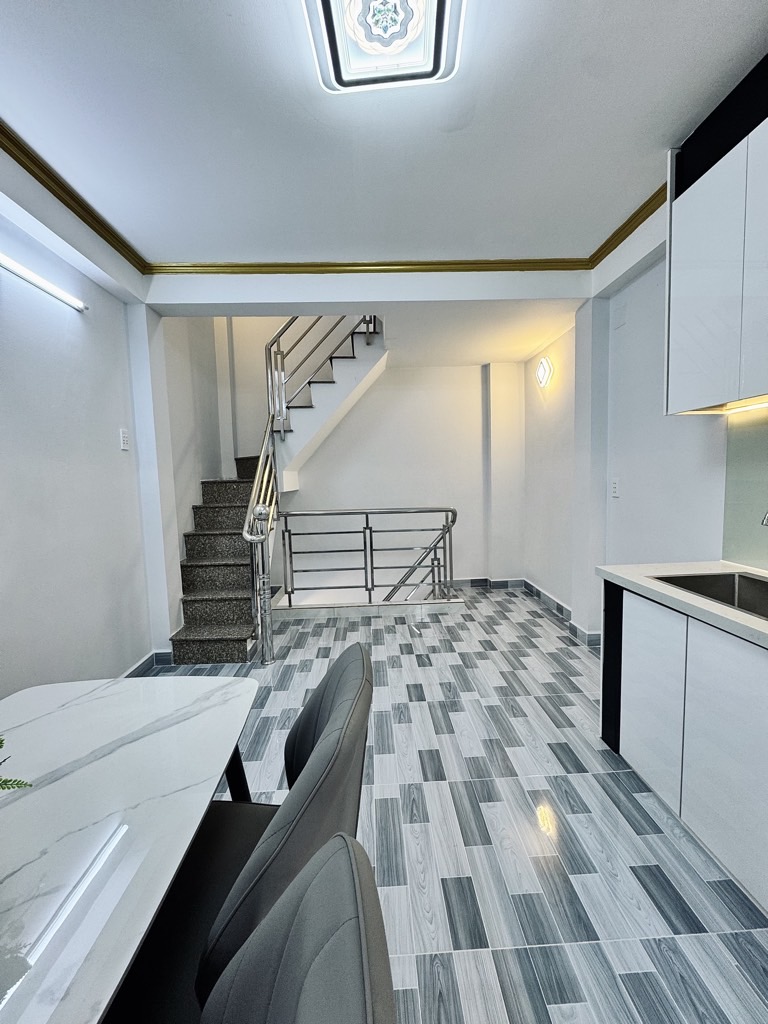 NHÀ MỚI XÂY CHỈ 4,980 TỶ, SAU LƯNG ĐẦM SEN QUẬN 11, 18M2 MẶT TIỀN HẺM 8M