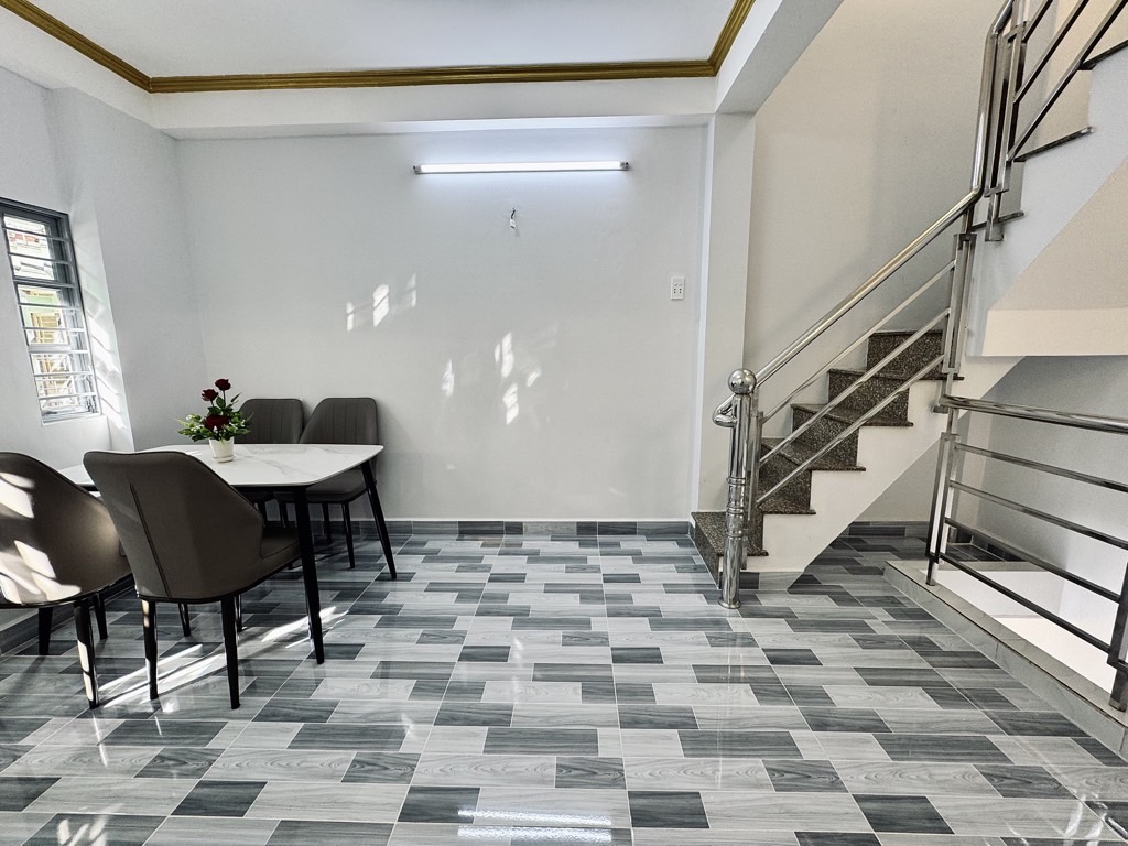 NHÀ MỚI XÂY CHỈ 4,980 TỶ, SAU LƯNG ĐẦM SEN QUẬN 11, 18M2 MẶT TIỀN HẺM 8M