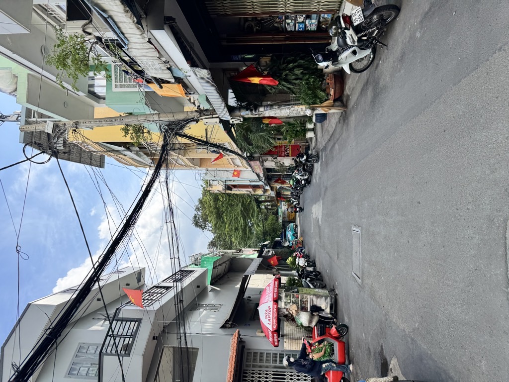 BÁN NHÀ QUẬN 11 - SAU LƯNG ĐẦM SEN - MỚI ĐẸP CONG KENG